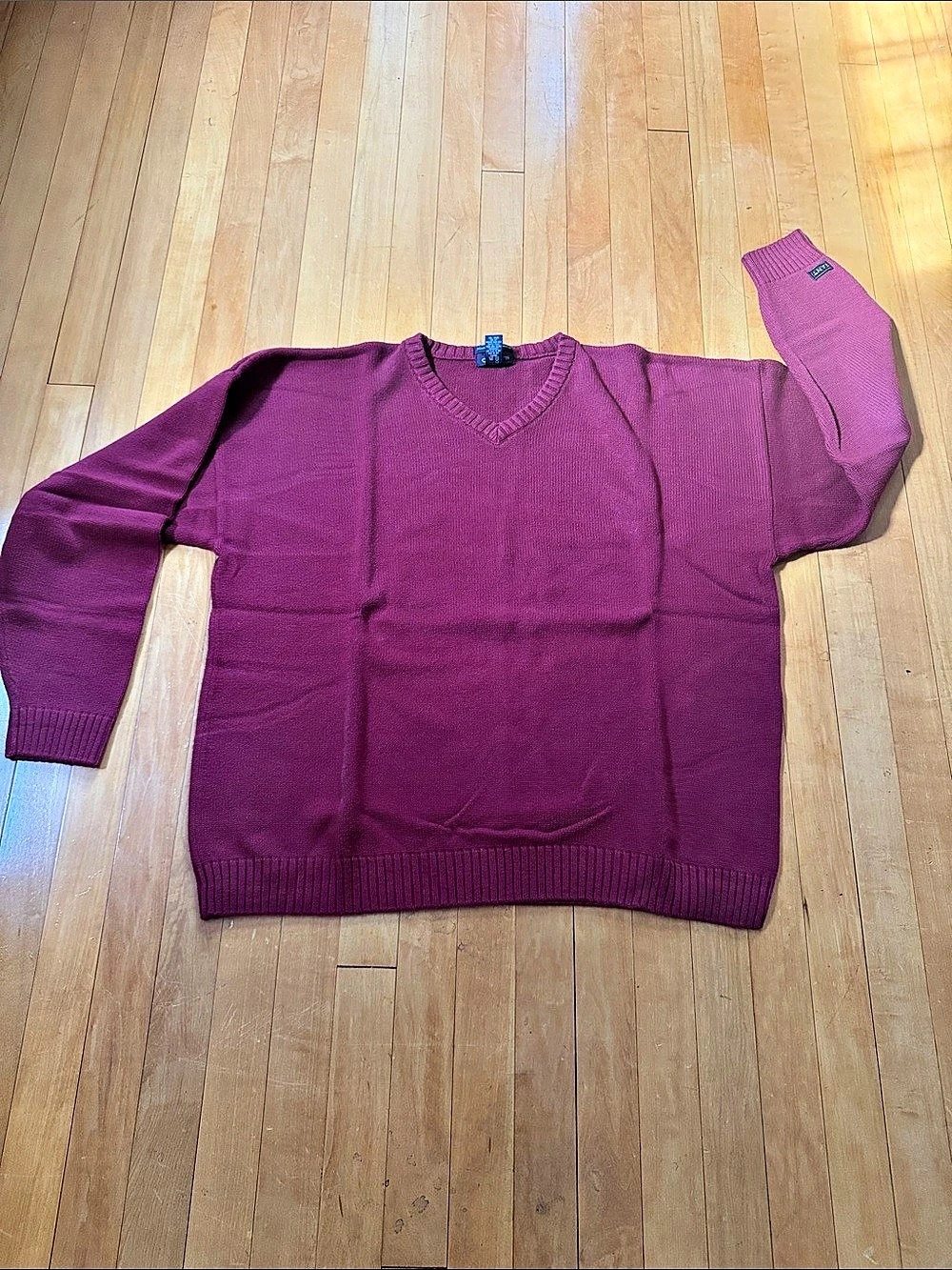Gant vintage Hand Framed wine color V-Neck Sweater Men's XL